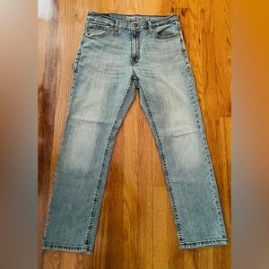 Levi's 567 Jeans size 33x30 Athletic cut